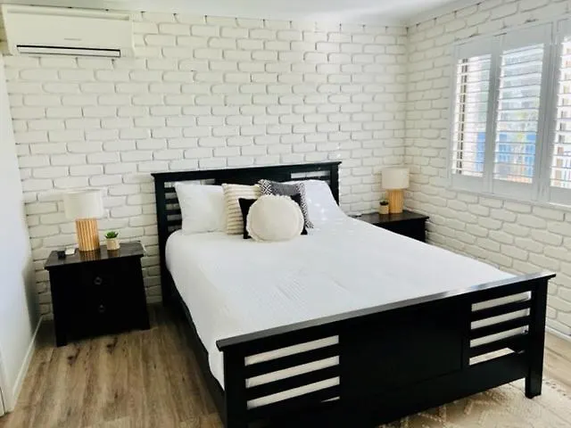 Mooloolaba Waterfront Unit - Sleeps 8 Appartement